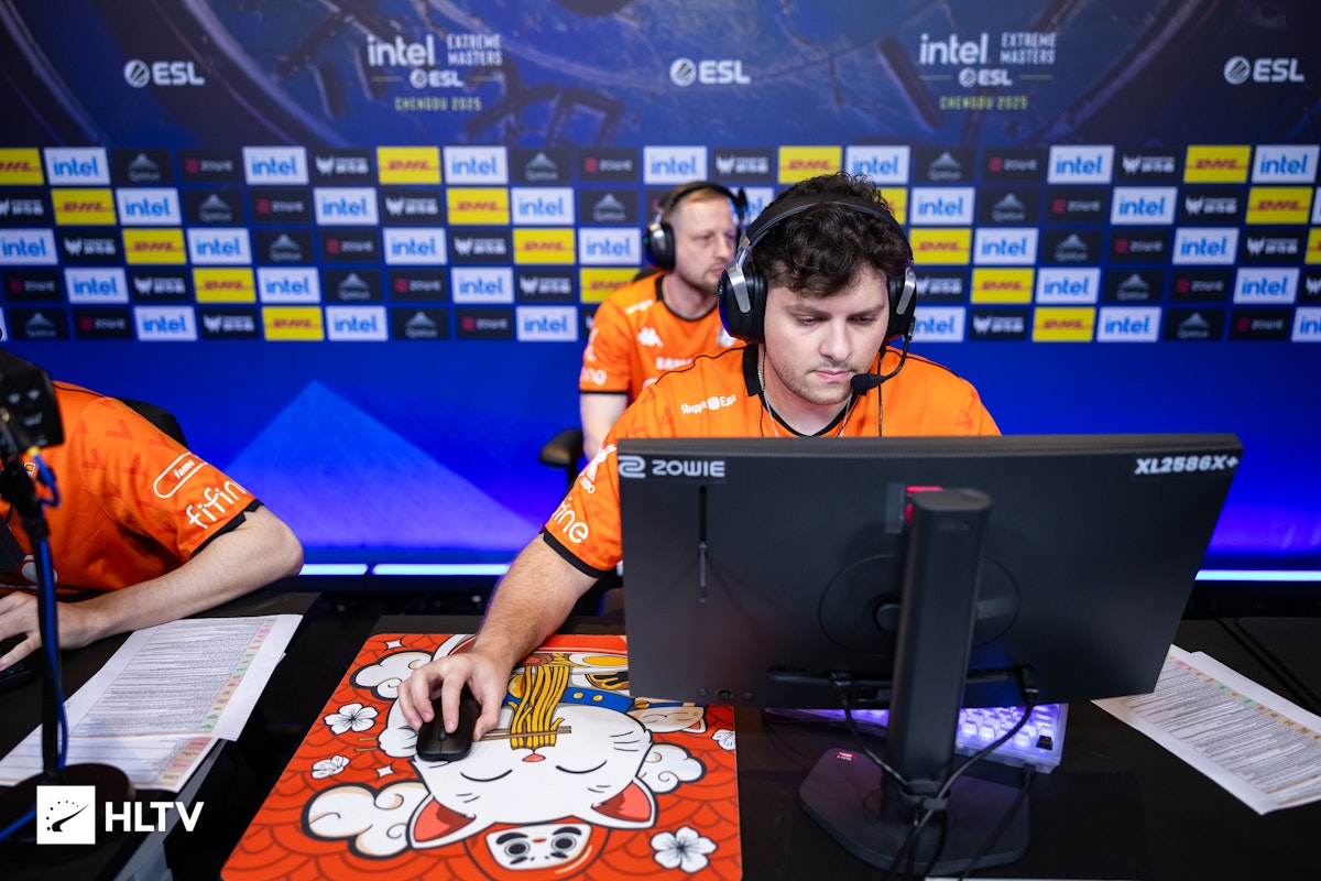 Official: Perfecto Leaves VP, Becomes Free Agent