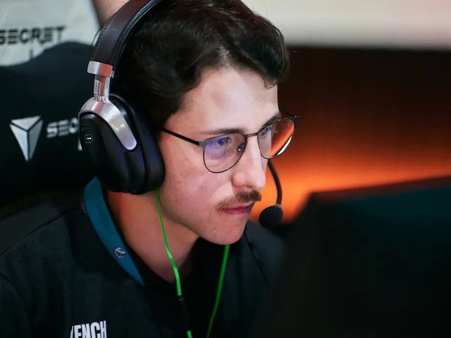 lux: Sometimes My Thoughts Are Clear, But My Teammates Have Different Ideas