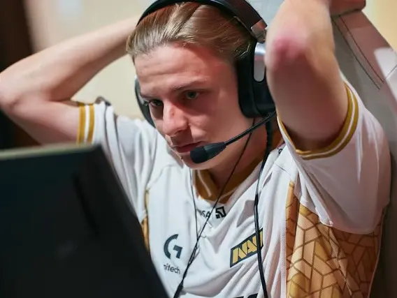Aleksib reflects on EWC exit: communication was the biggest issue, causing everyone to make incorrect calls