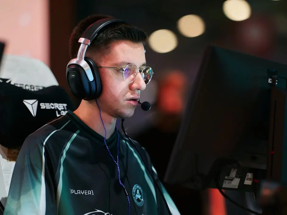 kyxsan:In scrims, we're a different team