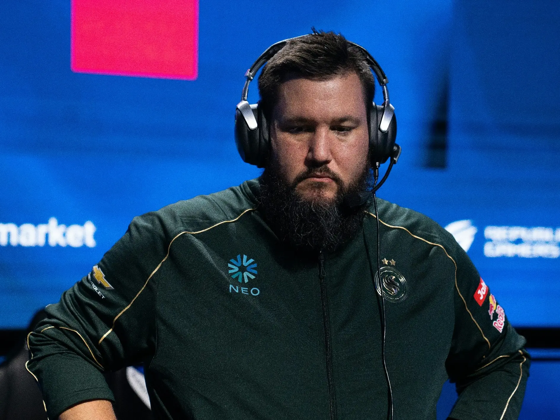 zonic:m0NESY is the star player the whole team plays for