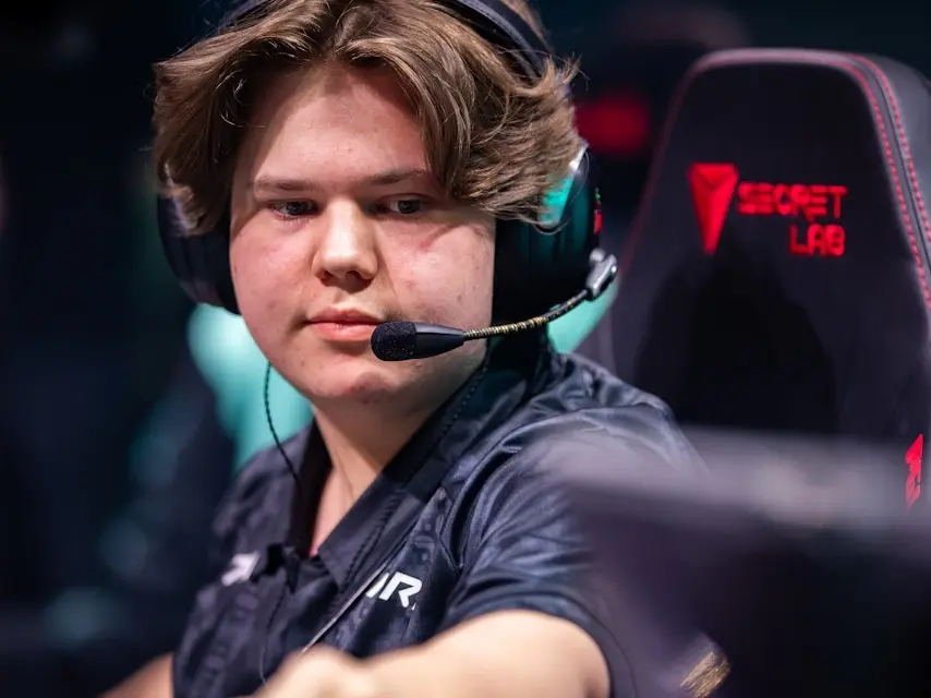 zweih on HObbit's return: slaxejezzz was just