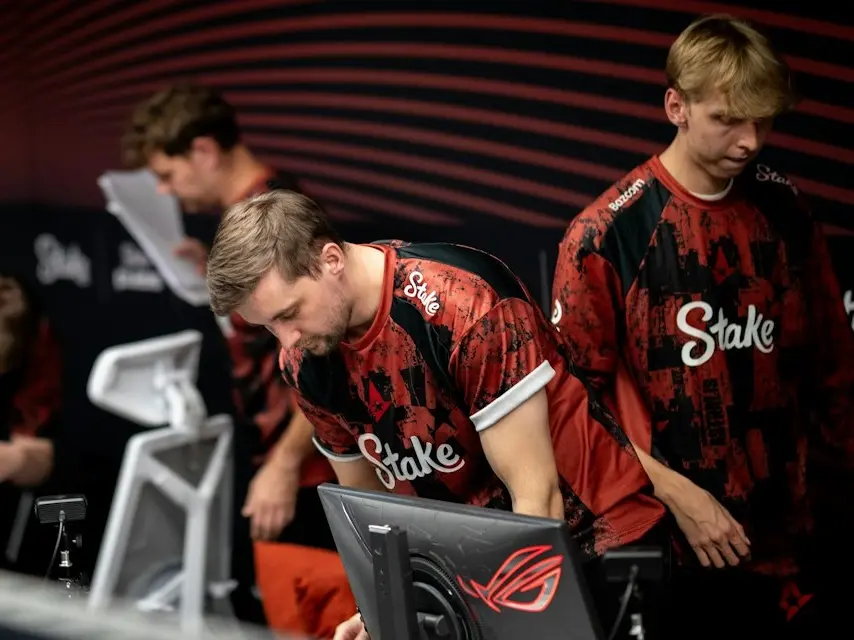 HLTV Report: Astralis Considering Replacing HooXi and jabbi