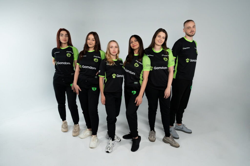 Best Female CS2 Teams Dominating Competitive Play
